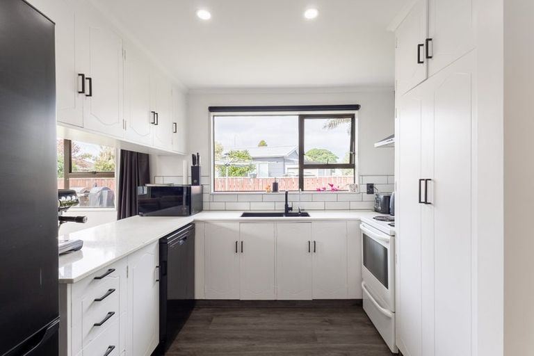 Photo of property in 64 Atkinson Avenue, Otaki Beach, Otaki, 5512