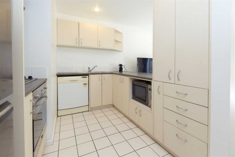 Photo of property in 16/30 John Jennings Drive, Oteha, Auckland, 0632