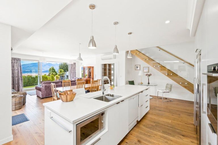 Photo of property in 6 Bovett Place, Wanaka, 9305