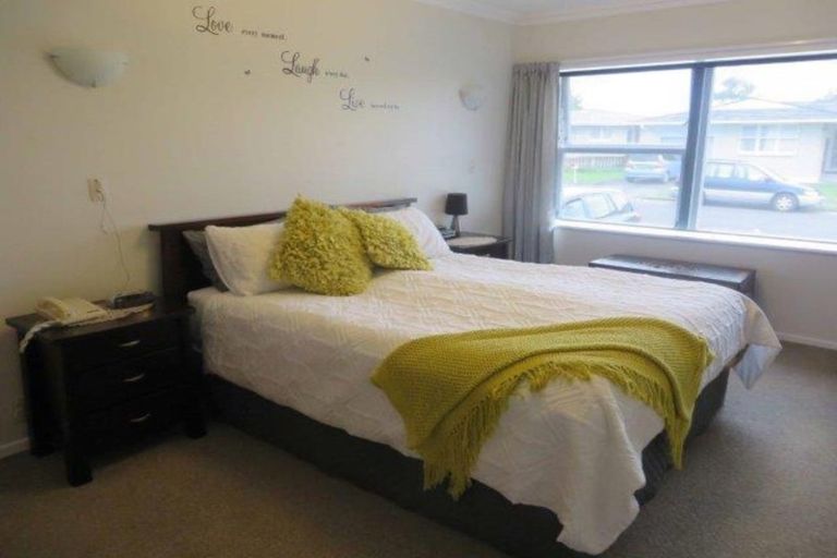 Photo of property in 55 Karaka Crescent, Levin, 5510