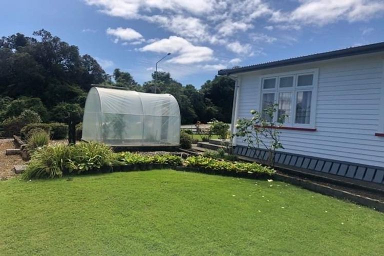 Photo of property in 7 Main Road, Fox Glacier, 7886