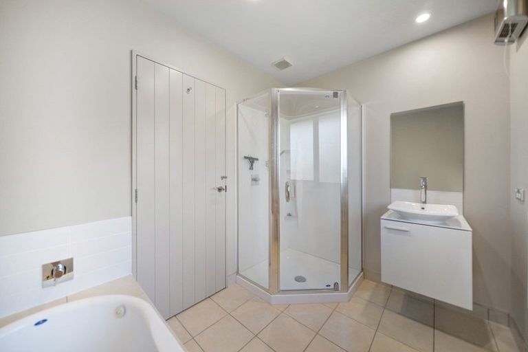 Photo of property in 8 Ada Place, Lake Hayes, Queenstown, 9304