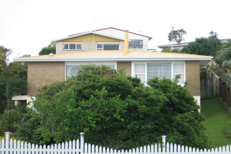 Photo of property in 56 Omokoroa Road, Omokoroa, 3114