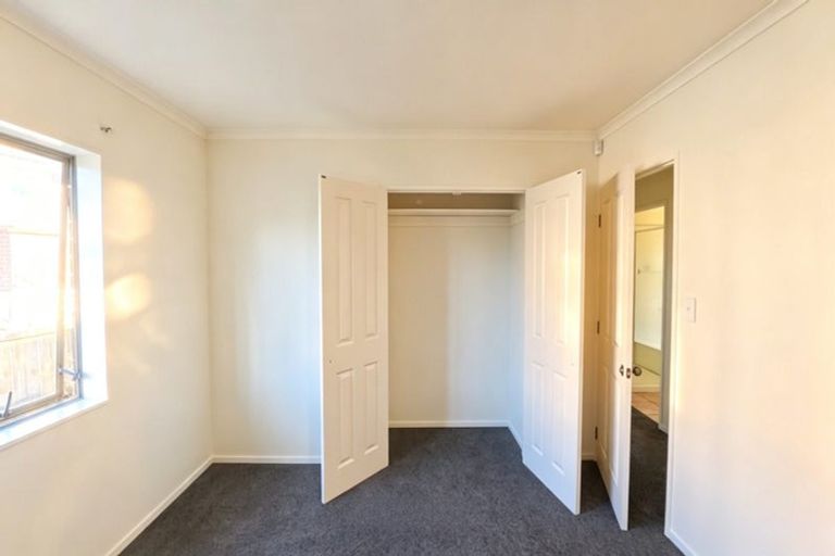 Photo of property in 8 Taha Road, Te Atatu South, Auckland, 0610