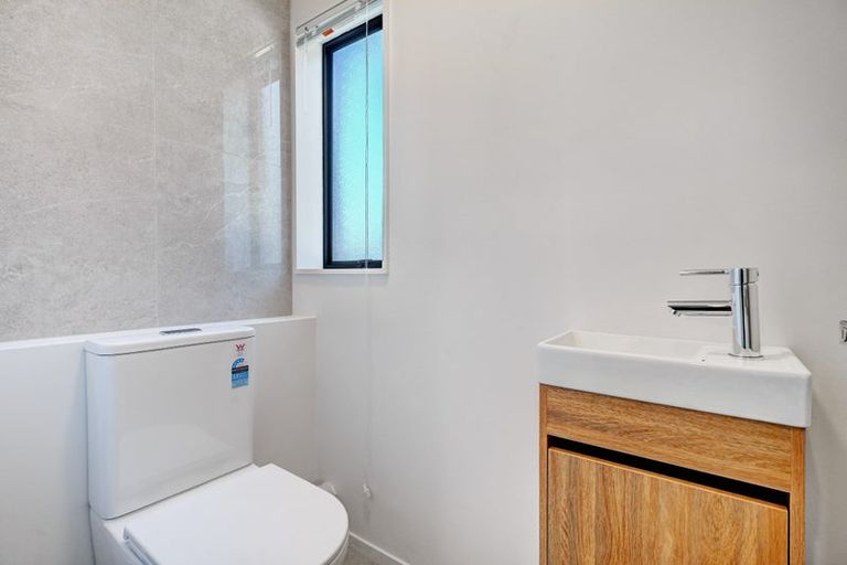 Photo of property in 2/24 Miro Street, New Lynn, Auckland, 0600