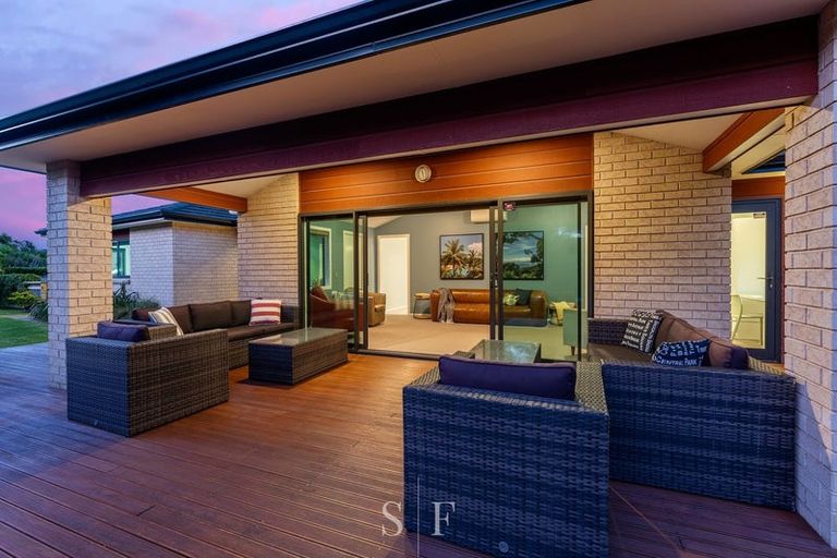 Photo of property in 22 Fairway Oaks Drive, Waikanae Beach, Waikanae, 5036