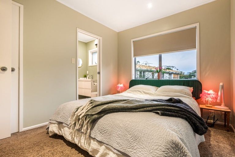 Photo of property in 10 Seine Road, Forrest Hill, Auckland, 0620