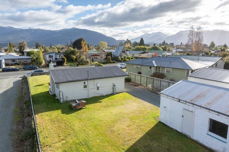 Photo of property in 104 Quintin Drive, Te Anau, 9600