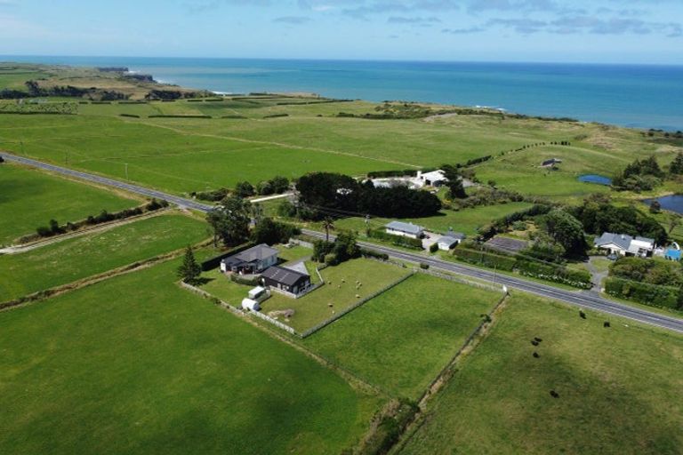 Photo of property in 3636 South Road, Opunake, 4682