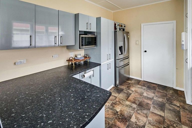 Photo of property in 68 Churton Crescent, Taita, Lower Hutt, 5011