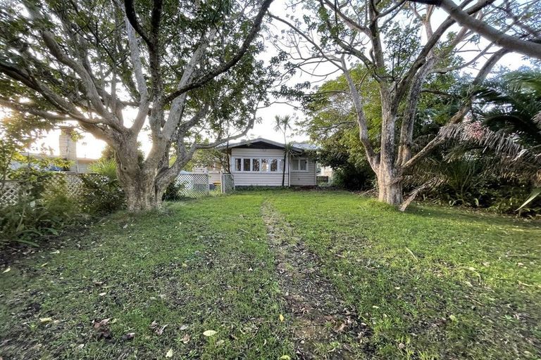 Photo of property in 13 Cresta Avenue, Beach Haven, Auckland, 0626