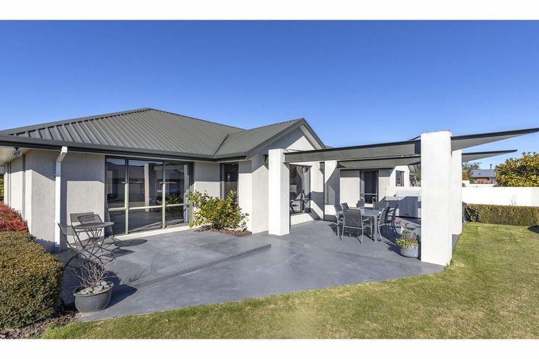 Photo of property in 1 Appleton Place, Woodend, 7610