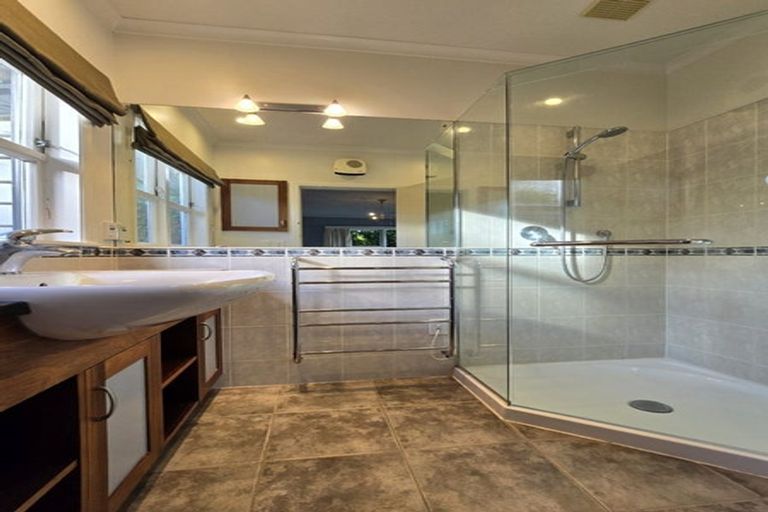 Photo of property in 16 Harbour Park Terrace, Khandallah, Wellington, 6035