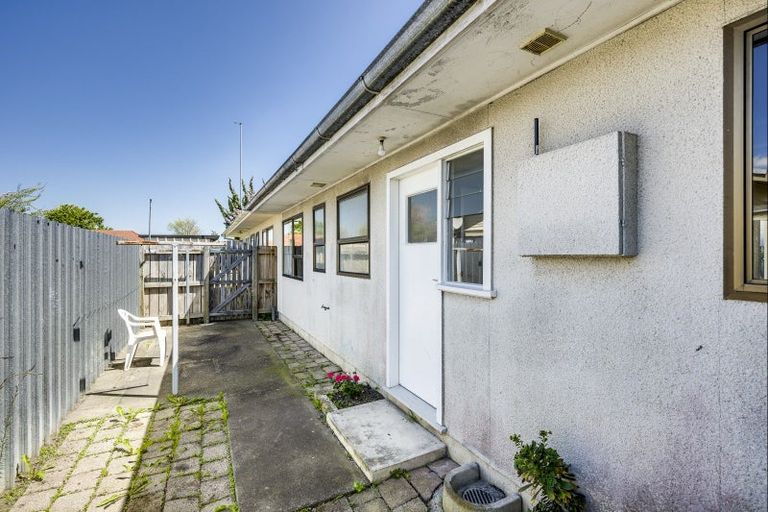 Photo of property in 2/802 Victoria Street, Parkvale, Hastings, 4122