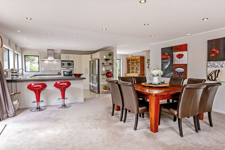 Photo of property in 97 Woodlands Park Road, Titirangi, Auckland, 0604