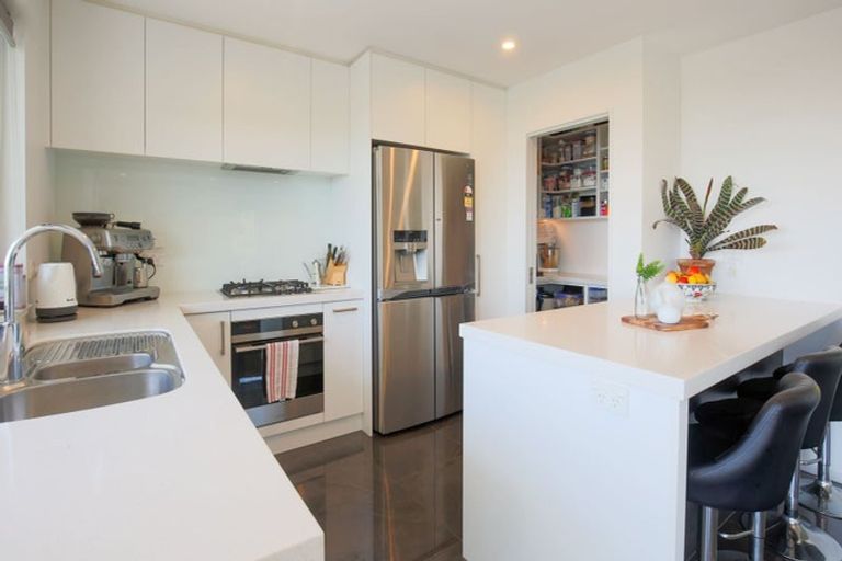 Photo of property in 31 Soleares Avenue, Mount Pleasant, Christchurch, 8081