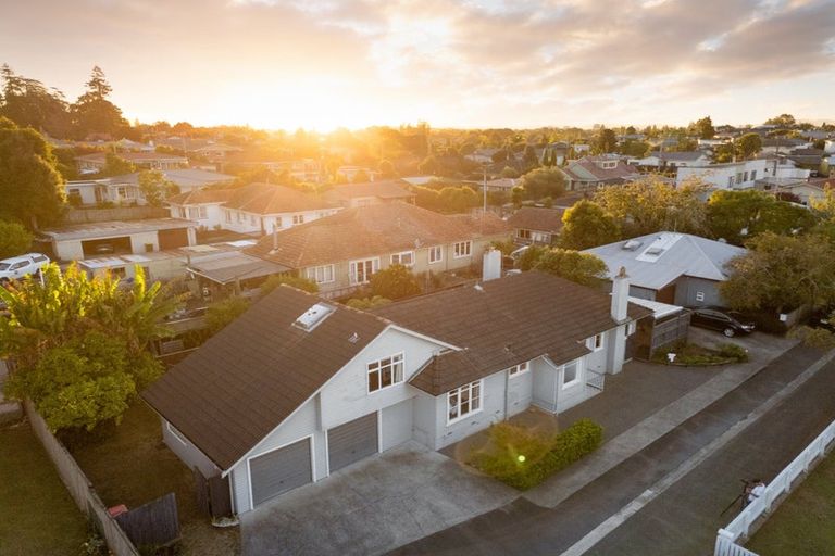 Photo of property in 6 Milburn Lane, Hillcrest, Hamilton, 3216