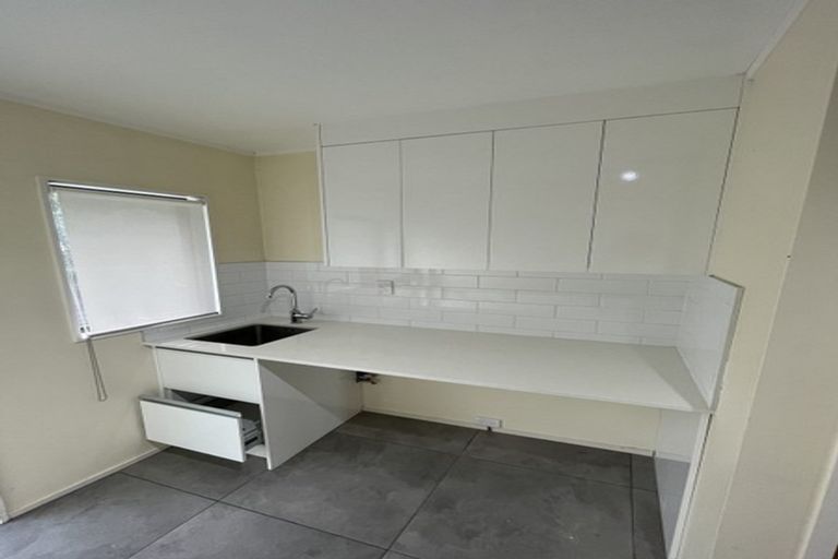 Photo of property in 2/13 Naviti Place, Browns Bay, Auckland, 0630
