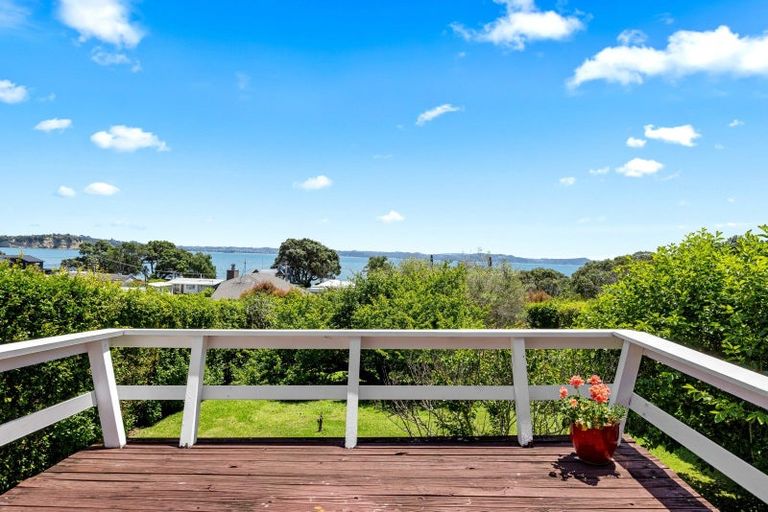Photo of property in 30 De Luen Avenue, Tindalls Beach, Whangaparaoa, 0930