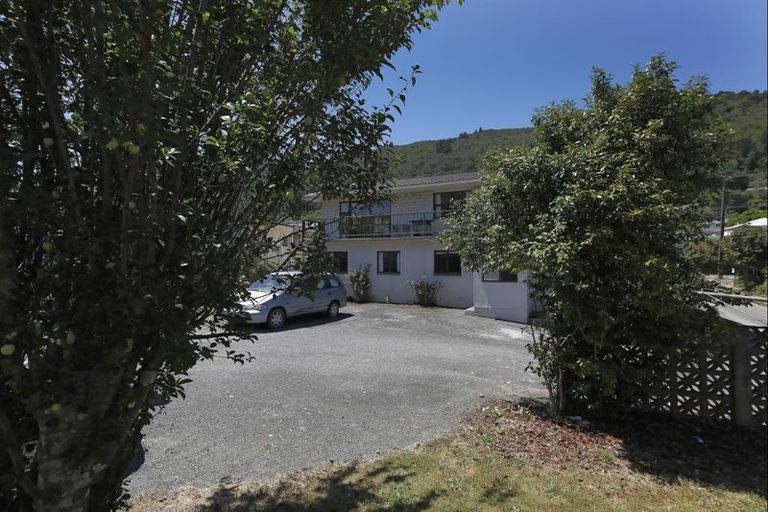 Photo of property in 91a Waikawa Road, Picton, 7220