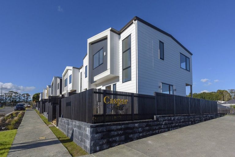 Photo of property in 10 Balthazar Road, Kumeu, 0810
