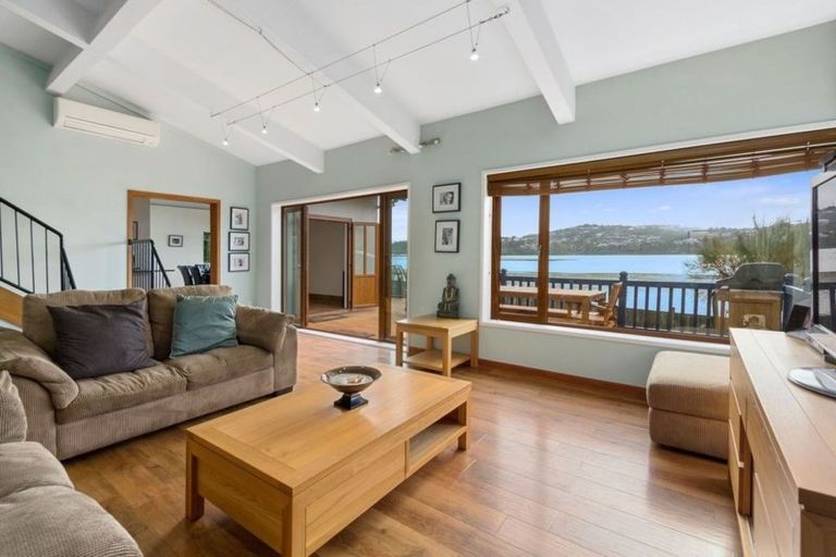 Photo of property in 75 Seaview Road, Paremata, Porirua, 5024