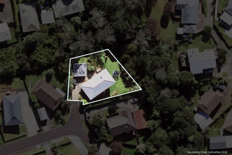 Photo of property in 8 Luxor Place, Massey, Auckland, 0614