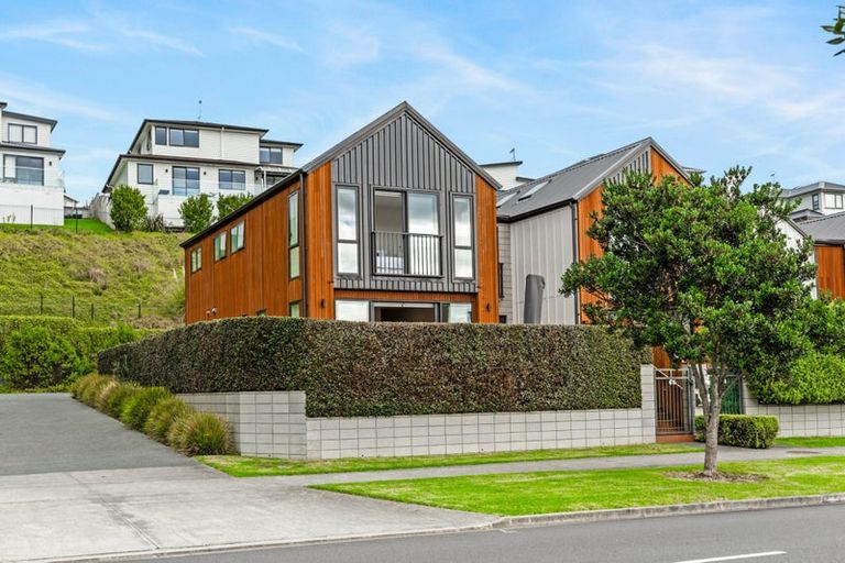 Photo of property in 66 Arran Point Parade, Orewa, 0931