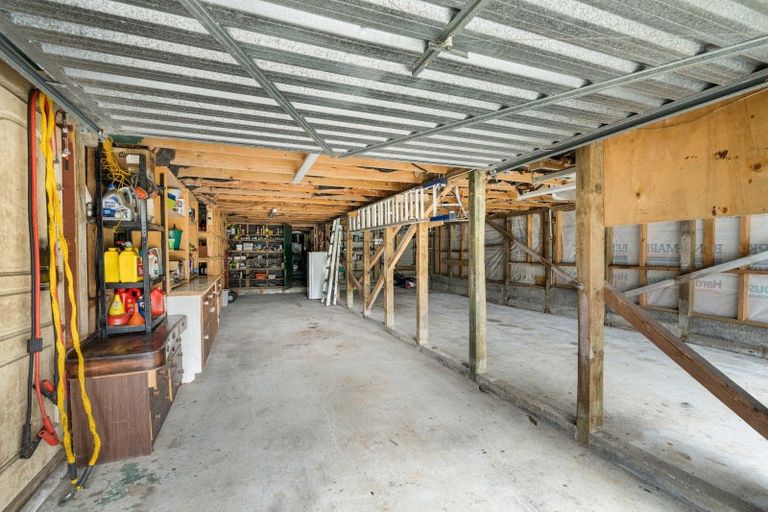 Photo of property in 124 Onemana Drive, Onemana, Whangamata, 3691
