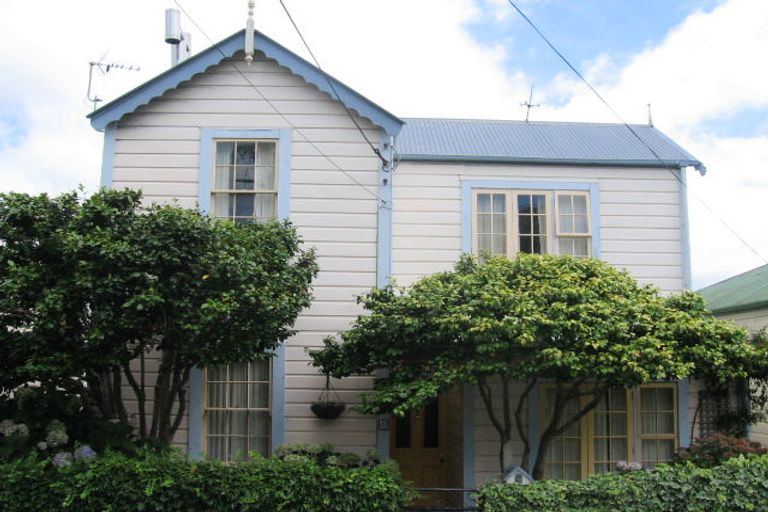 Photo of property in 5 Moir Street, Mount Victoria, Wellington, 6011