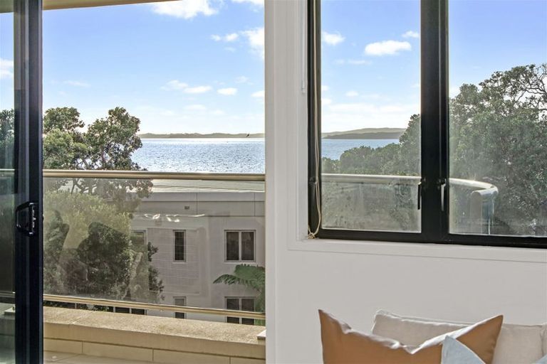Photo of property in 3c/173 Hurstmere Road, Takapuna, Auckland, 0622