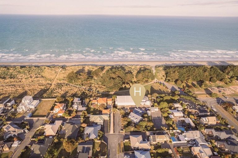 Photo of property in 2/8 Ballance Street, Waimairi Beach, Christchurch, 8083