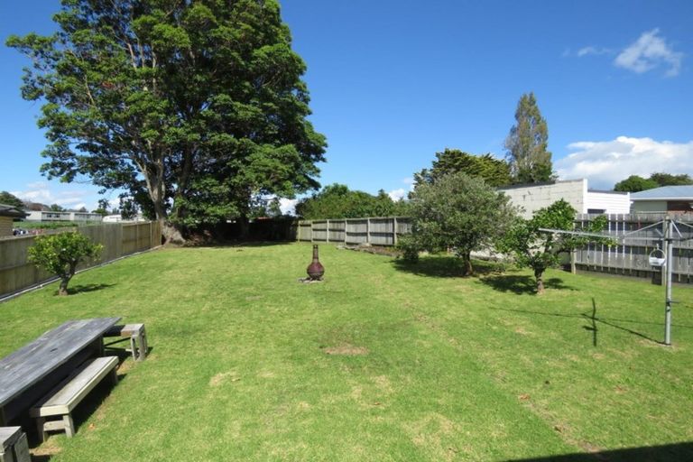 Photo of property in 28 Nile Road, Kelston, Auckland, 0602