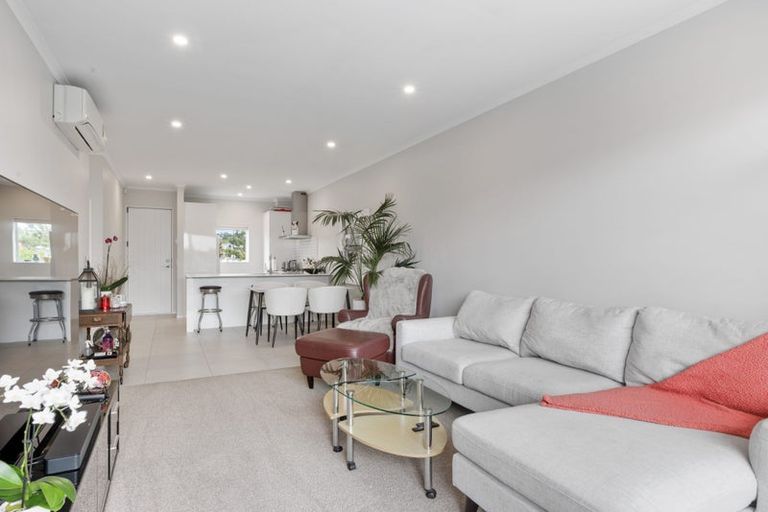 Photo of property in 26a Taikura Avenue, Red Beach, 0932