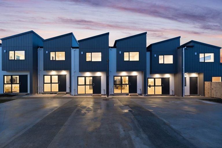 Photo of property in 64d Triangle Road, Massey, Auckland, 0614