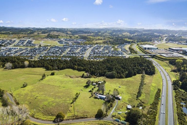 Photo of property in 46 Old Pine Valley Road, Dairy Flat, Silverdale, 0992