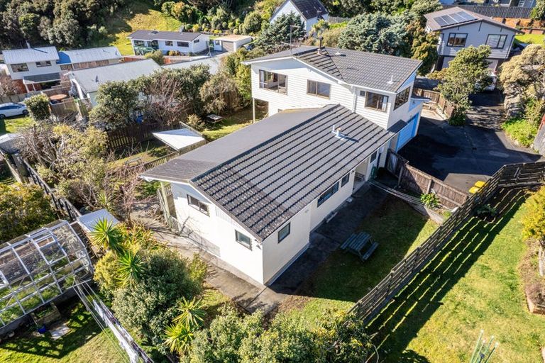 Photo of property in 5 Kinloch Place, Papakowhai, Porirua, 5024
