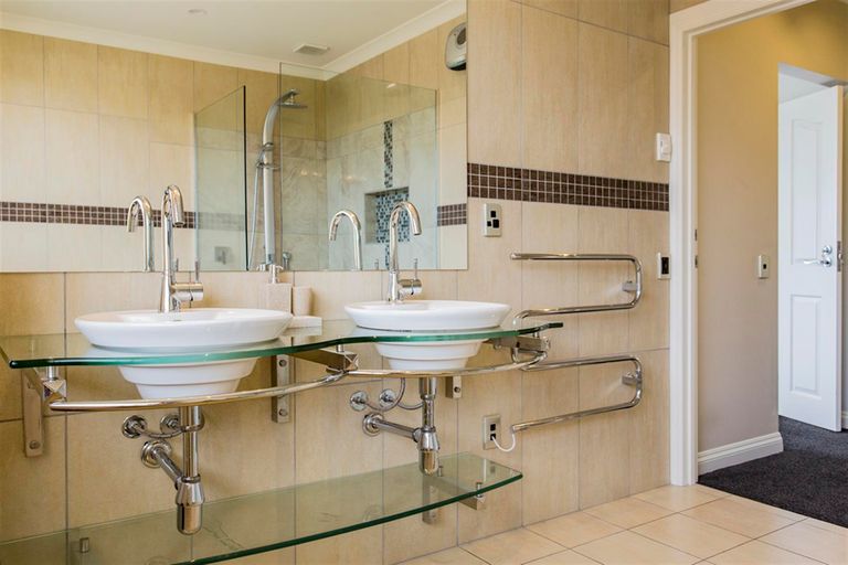 Photo of property in 2 Sams Place, Lake Tekapo, 7999