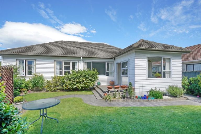 Photo of property in 50 Pitcairn Crescent, Bryndwr, Christchurch, 8053