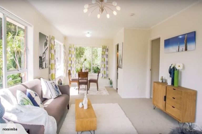 Photo of property in 2/20 Malters Place, Browns Bay, Auckland, 0630