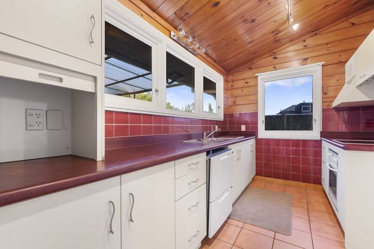 Photo of property in 20 Willow Avenue, Hannahs Bay, Rotorua, 3010