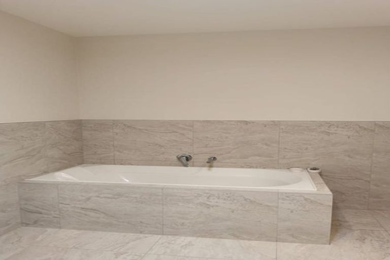 Photo of property in 9 Aeronautic Road, Takanini, 2112