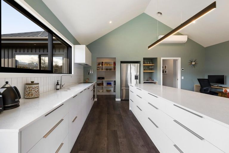 Photo of property in 49 Grandview Road, Lake Hawea, Wanaka, 9382