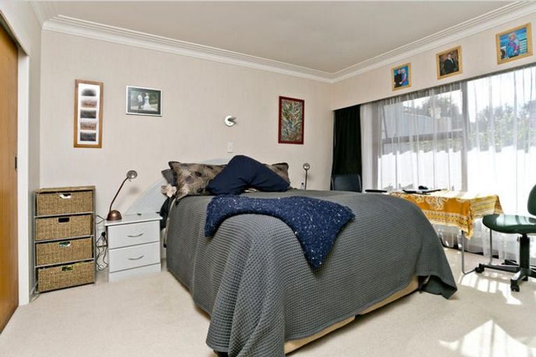 Photo of property in 1/108 Ocean View Road, Northcote, Auckland, 0627