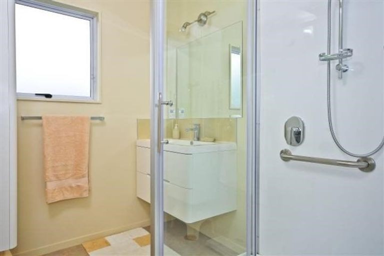 Photo of property in 34 Oxford Street, Fairfield, Hamilton, 3214