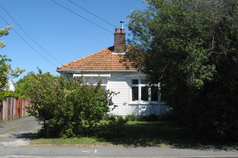 Photo of property in 126 Office Road, Merivale, Christchurch, 8014