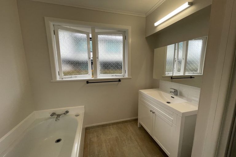 Photo of property in 18a Sheridan Street, Silverdale, Hamilton, 3216