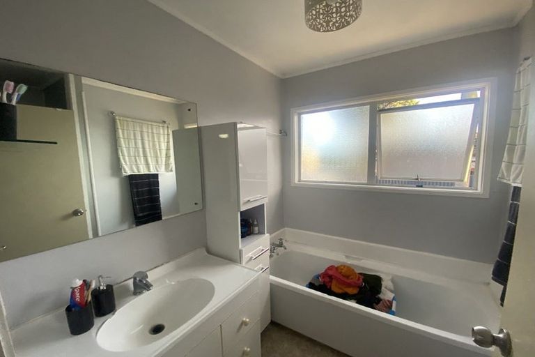 Photo of property in 22 Cherry Tree Place, Massey, Auckland, 0614