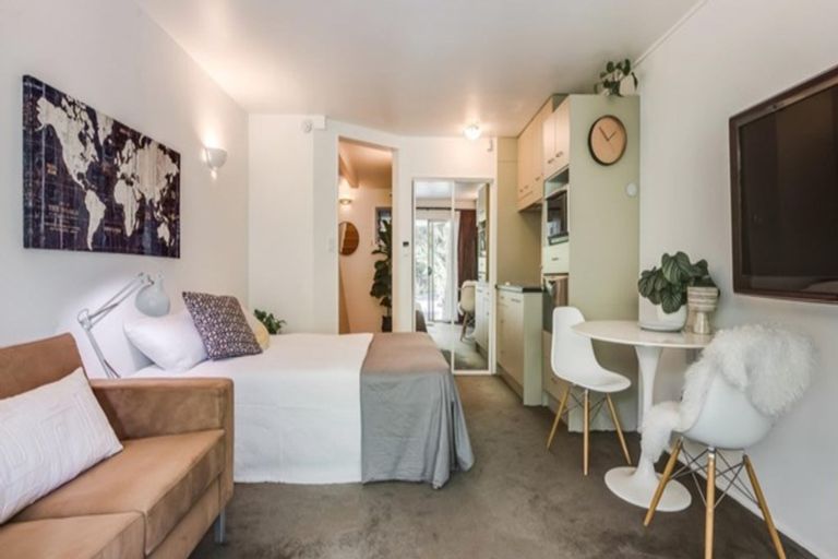 Photo of property in 10/6 Sarsfield Street, Herne Bay, Auckland, 1011