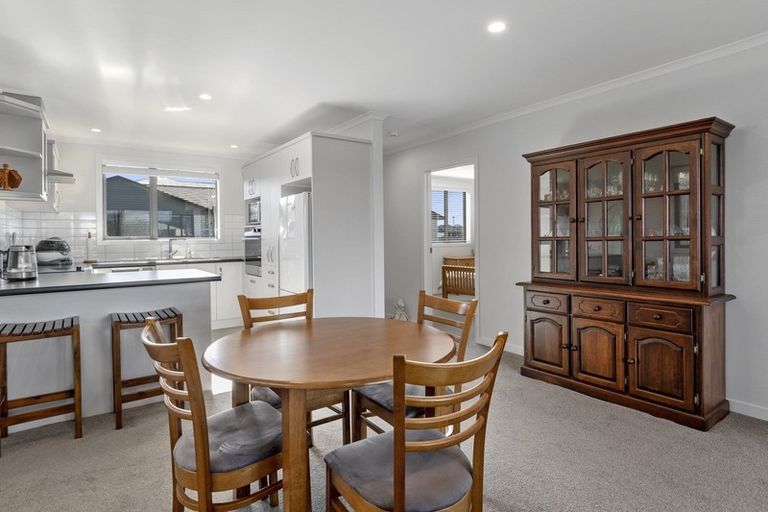 Photo of property in Waterview Estate, 86/4 Greystone Place, Omokoroa, 3114